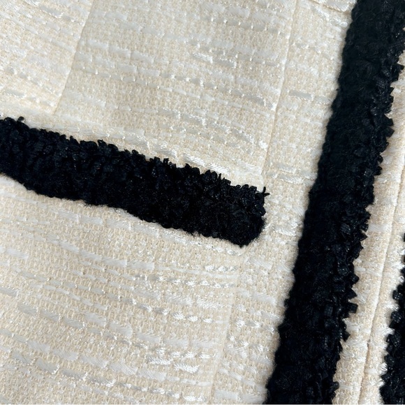 Chanel Cream Tweed Euro Button Jacket size 40 - Picture 9 of 12